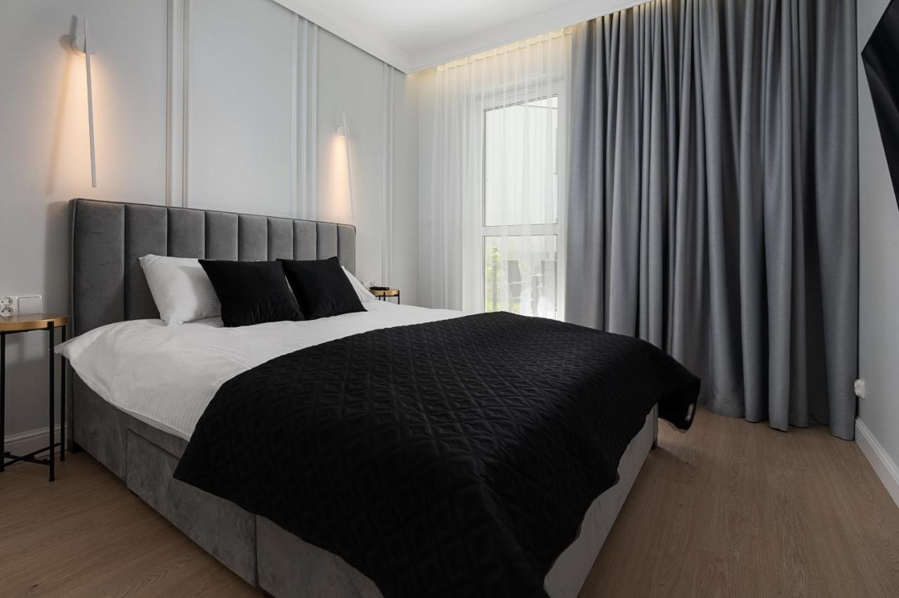 Double Rest Apartment *