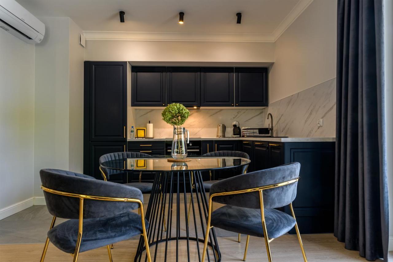 Double Rest Apartment *